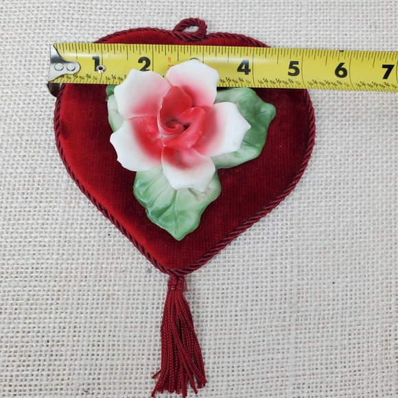 Corduroy heart capodimonte porcelain heart rose petal flower romantic Victorian - Picture 4 of 5